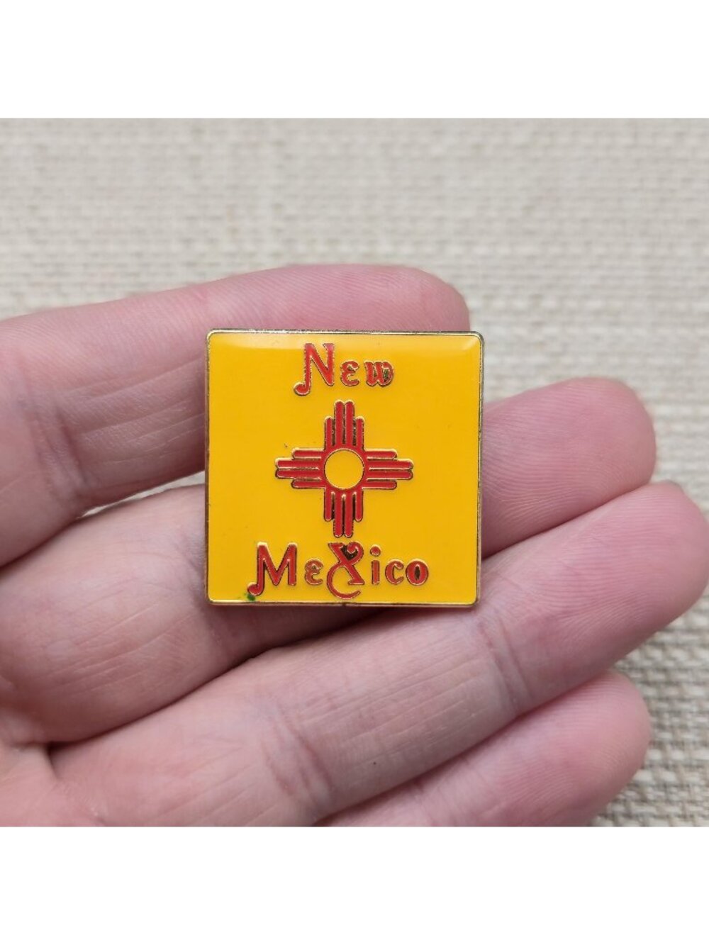 Vintage New Mexico State Flag Zia Sun Symbol Yellow Square Lapel Pin A8683